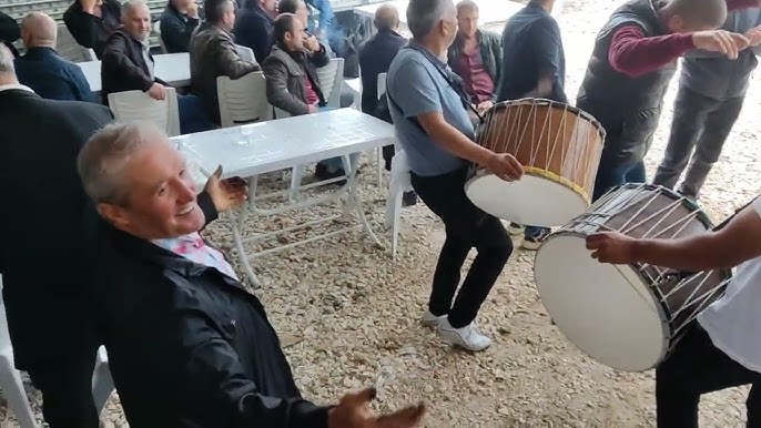İzmir davul zurna ekibi performansı